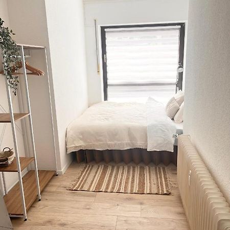 Gemuetliches Zentrales Apartment 2 Min Bis Du Hbf Duisburg Bagian luar foto
