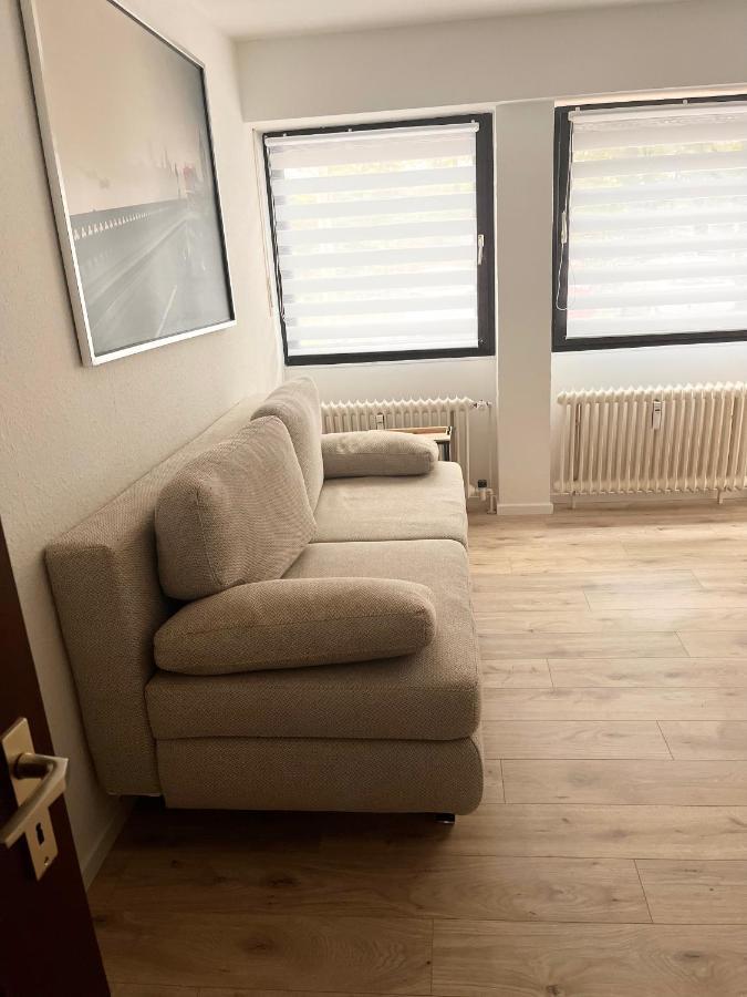 Gemuetliches Zentrales Apartment 2 Min Bis Du Hbf Duisburg Bagian luar foto