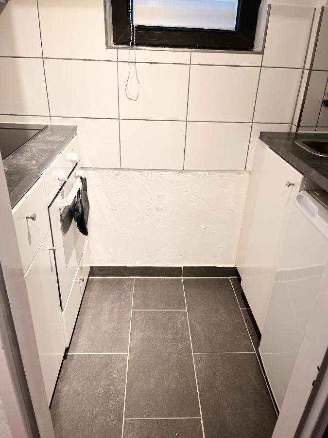 Gemuetliches Zentrales Apartment 2 Min Bis Du Hbf Duisburg Bagian luar foto